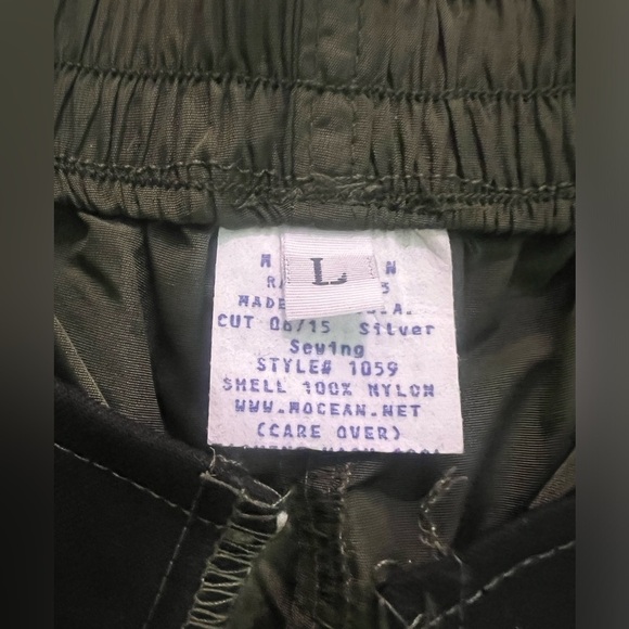MOCEAN | women’s nwot | utility cargo shorts | large | uniform green, mid-thigh - Picture 4 of 7